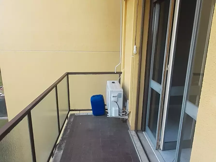 Immagine 13 di Trilocale in vendita  in Via Neruda 12 a Arsago Seprio