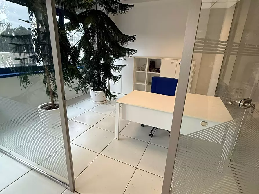 Immagine 10 di Ufficio in affitto  in Via Sempione 30 a Vergiate