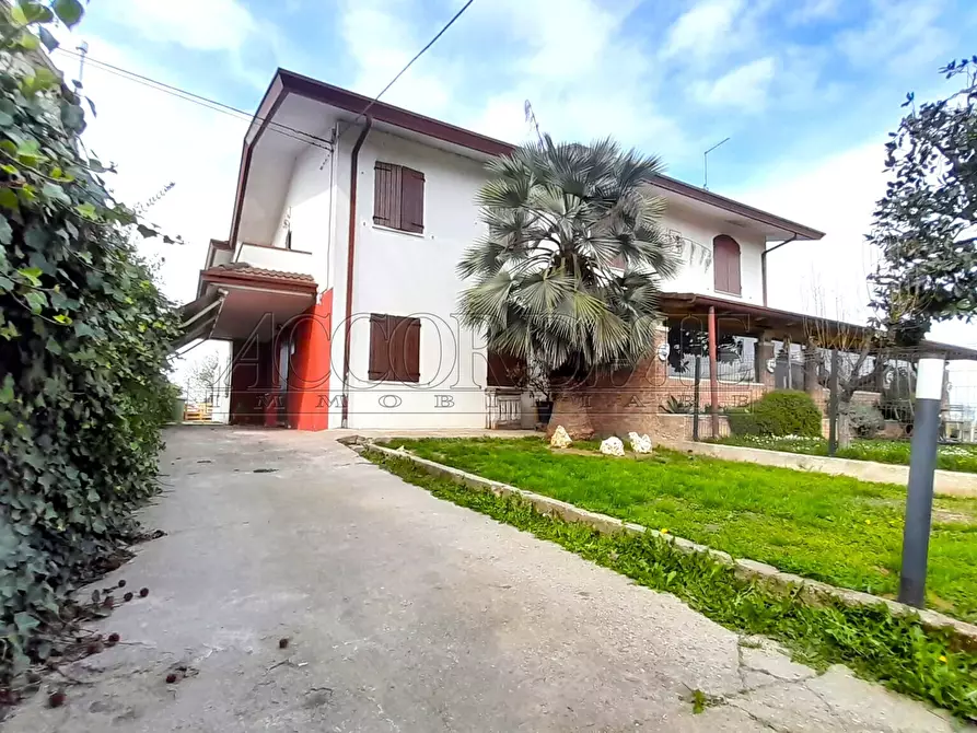 Immagine 1 di Casa indipendente in vendita  a Villafranca Padovana