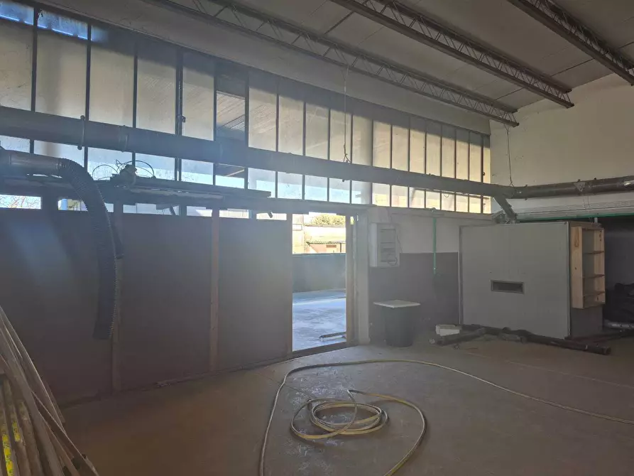 Immagine 3 di Capannone industriale in vendita  in Via Olmarello 5 a Ortonovo