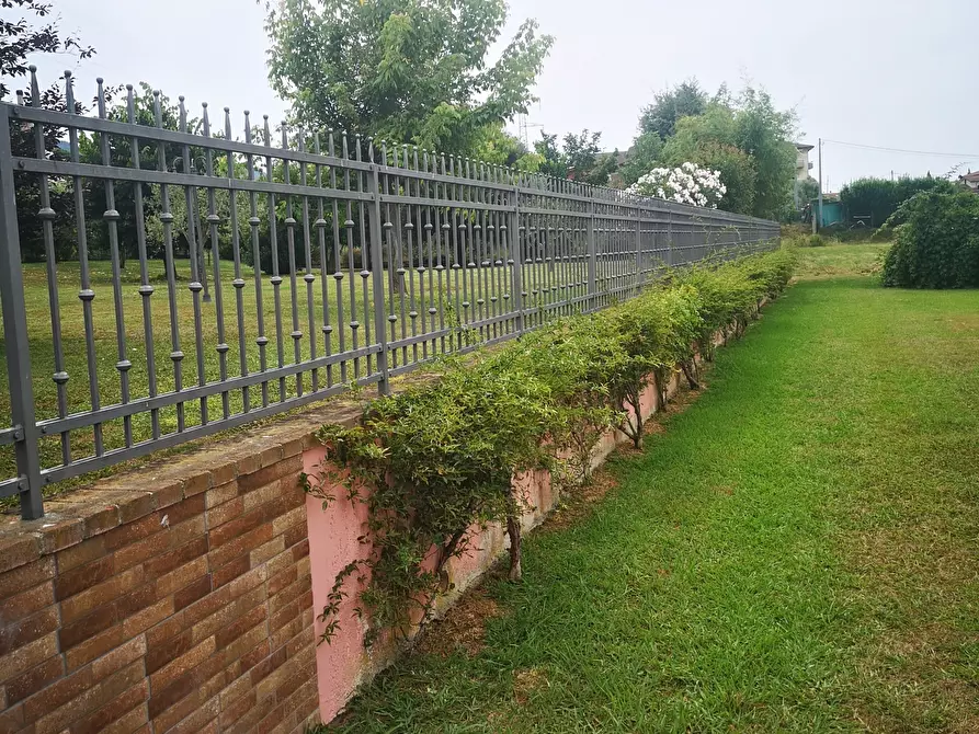 Immagine 32 di Villa in vendita  in Via Carbonara 32 a Castelnuovo Magra
