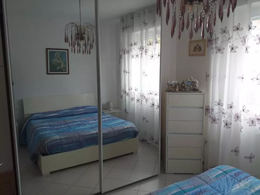 Immagine 10 di Appartamento in vendita  in Via Lunense a Carrara