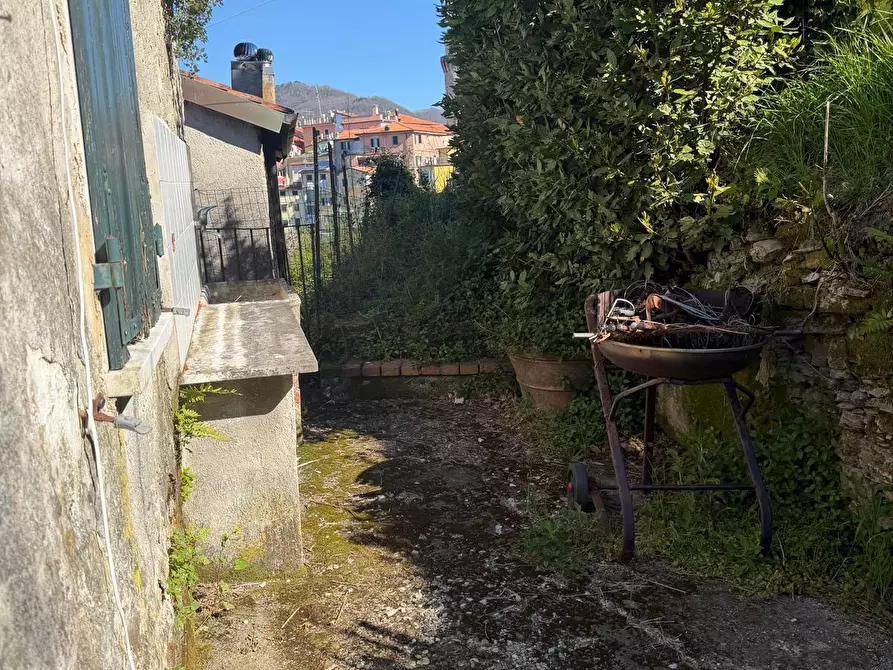 Immagine 11 di Casa semindipendente in vendita  in Vicolo San Lorenzo 2 a Ortonovo