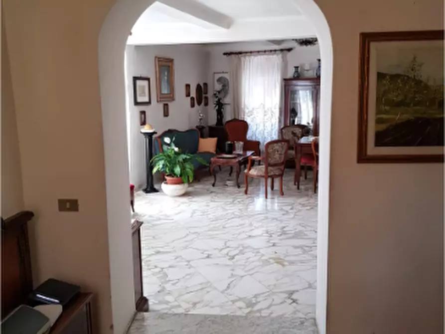 Immagine 5 di Villa in vendita  in Via Milazzo 65 a Carrara