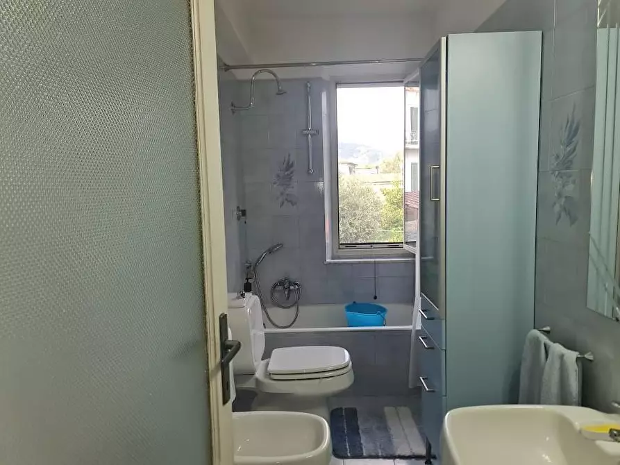 Immagine 13 di Casa semindipendente in vendita  in Viale XX Settembre 173 a Carrara