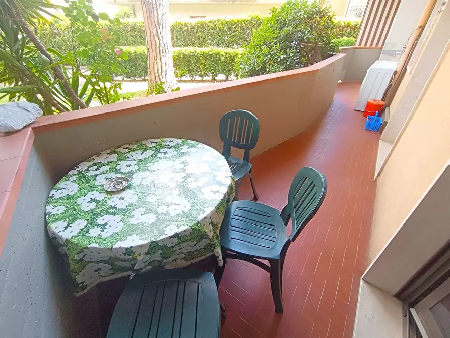 Immagine 1 di Appartamento in vendita  in Ronchi a Massa