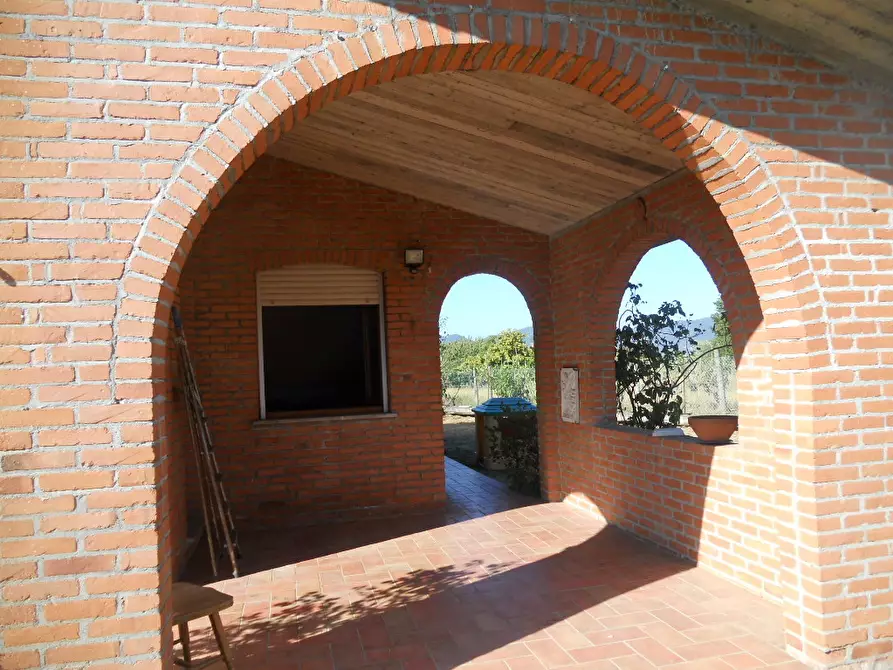 Immagine 9 di Villa in vendita  in Via Luni 36 a Ortonovo