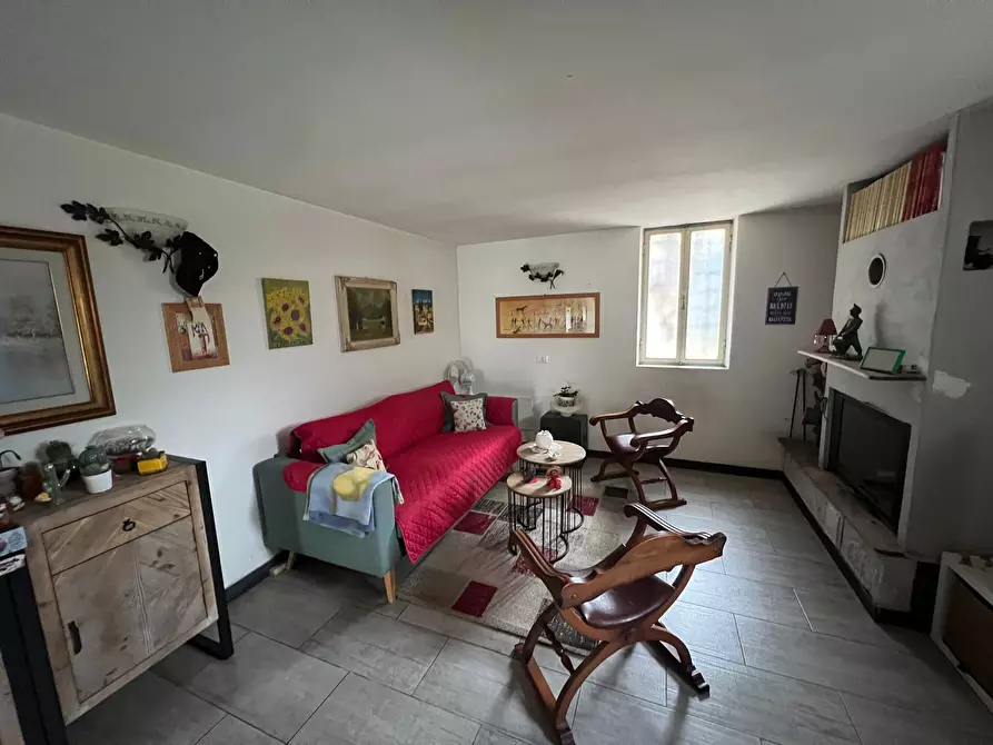 Immagine 23 di Casa bifamiliare in vendita  in Via Canale 193 a Castelnuovo Magra