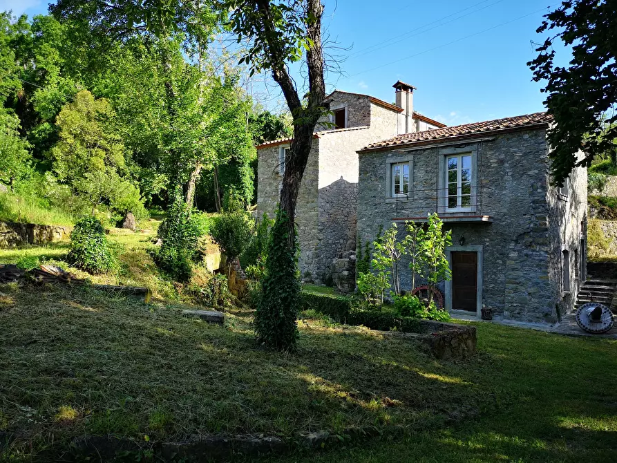 Immagine 3 di Rustico / casale in vendita  in Via Molino del Piano 1 a Castelnuovo Magra