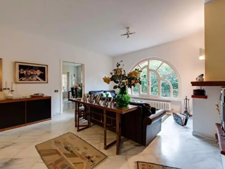 Immagine 1 di Villa in vendita  in Via Privata Villa Ceci 21 a Carrara