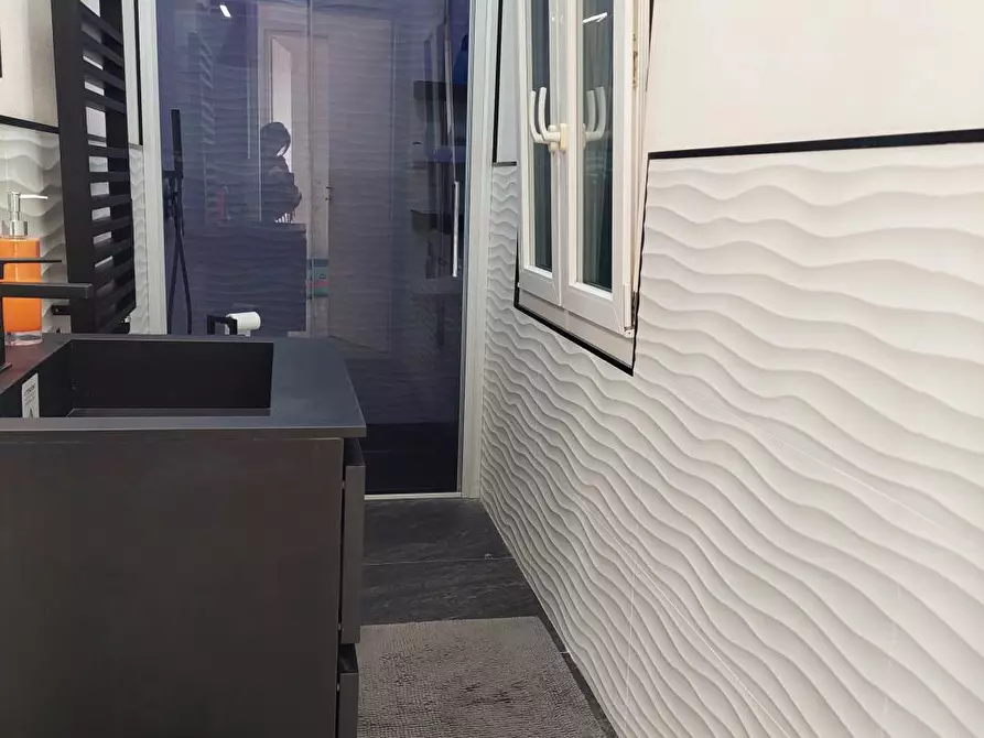 Immagine 14 di Appartamento in vendita  in Via Nuova a Carrara