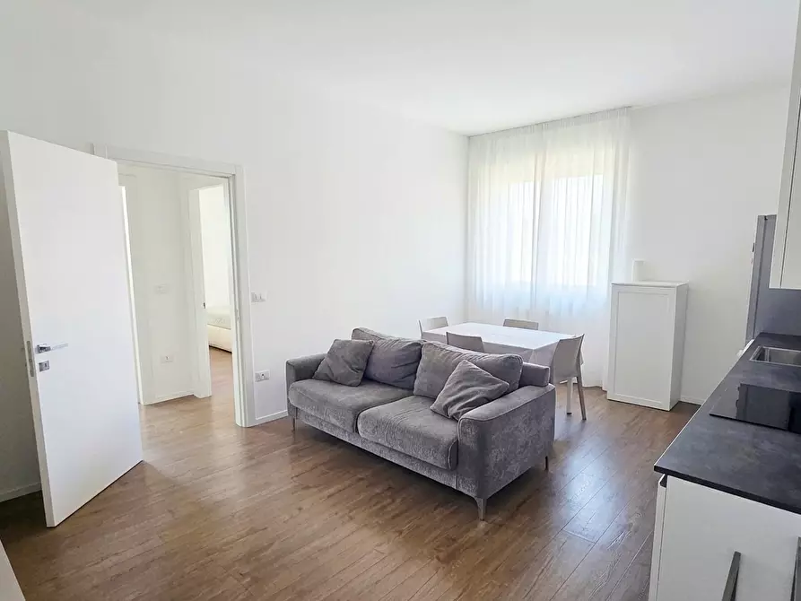 Immagine 4 di Trilocale in affitto  a Bologna