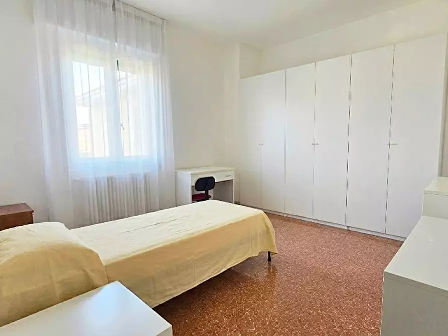 Immagine 7 di Trilocale in affitto  a Bologna