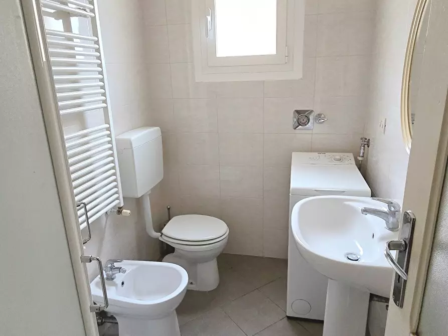 Immagine 7 di Bilocale in affitto  a Bologna