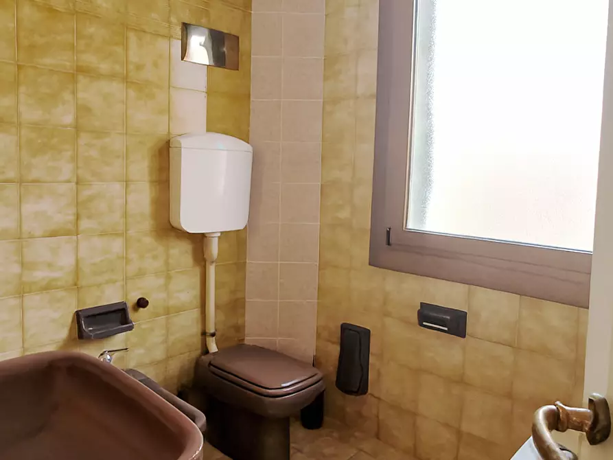 Immagine 8 di Trilocale in affitto  a Bologna