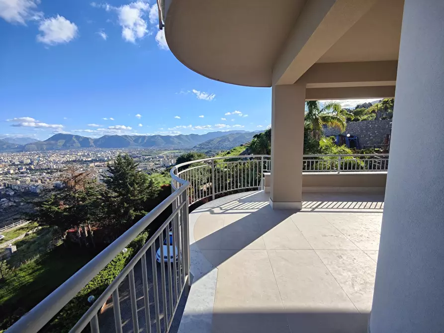 Immagine 3 di Pentalocale in vendita  a Palermo