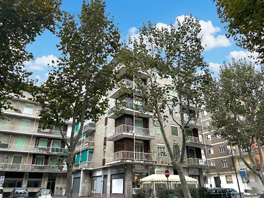 Immagine 1 di Pentalocale in vendita  in Viale Papa Giovanni XXIII 21 a Beinasco