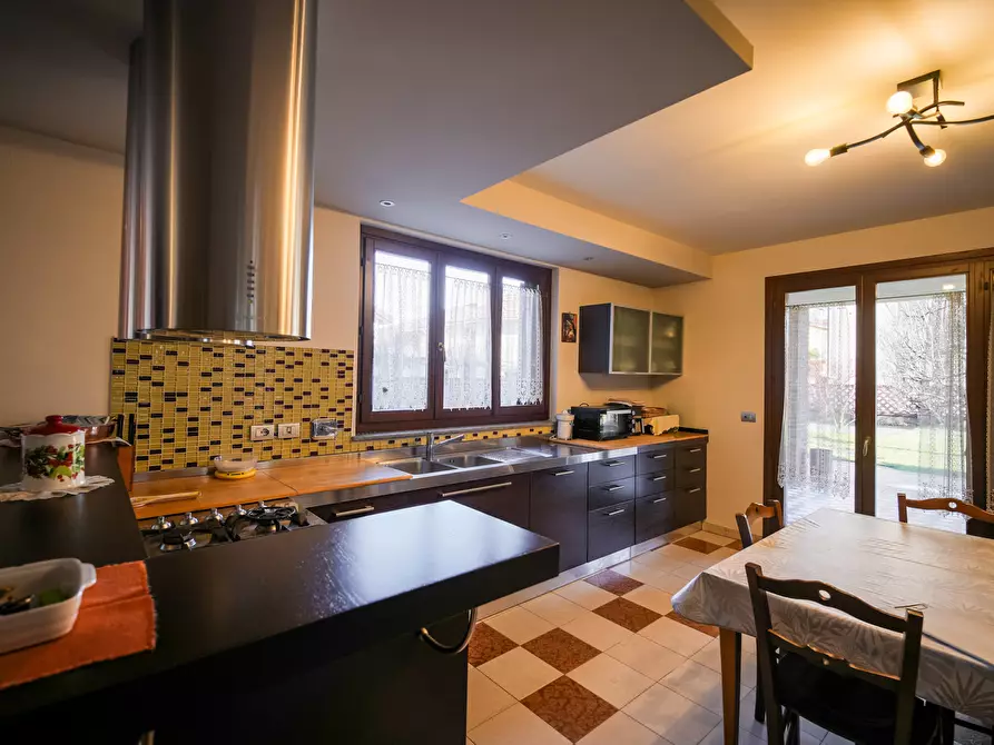 Immagine 11 di Rustico / casale in vendita  in Via Martiri della Libertà 28A a Beinasco