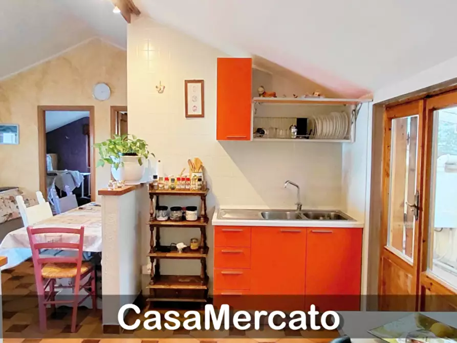 Immagine 9 di Trilocale in vendita  in Via Roma a Rocca Di Papa