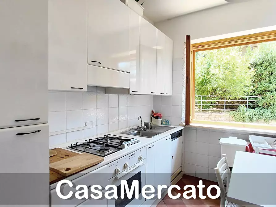 Immagine 10 di Quadrilocale in vendita  in Via Roma a Rocca Di Papa