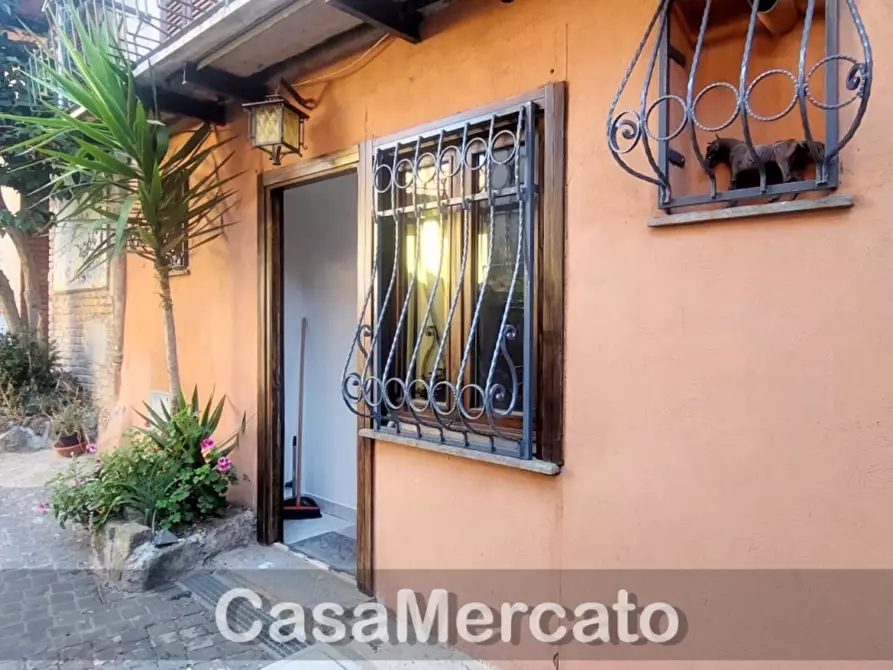 Immagine 1 di Garage in vendita  a Rocca Di Papa