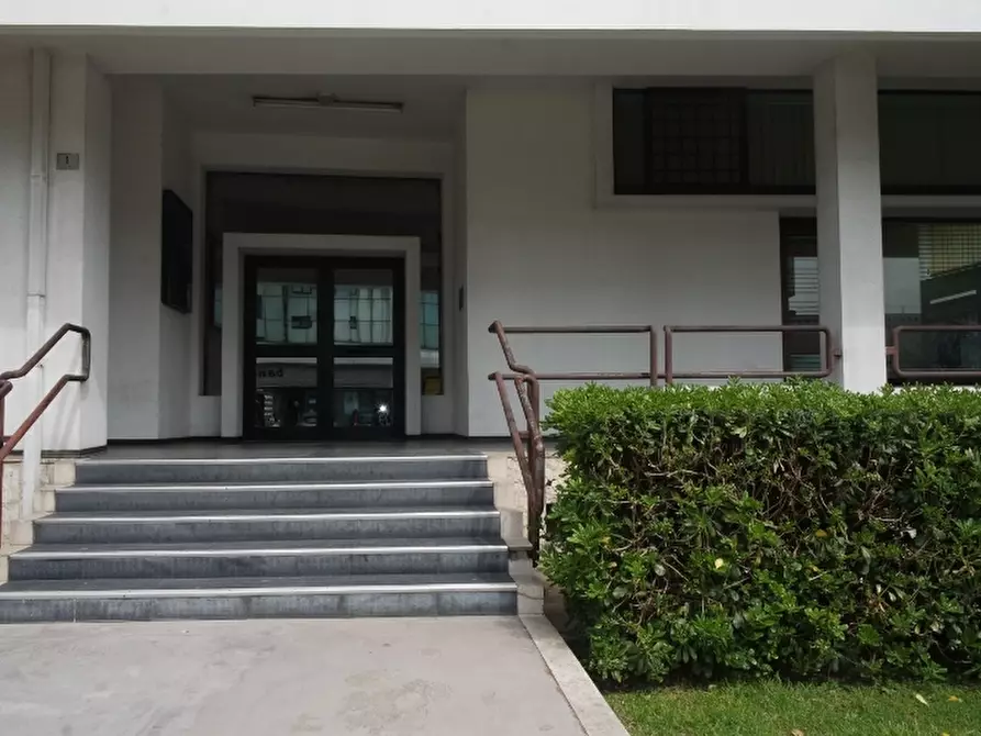 Immagine 5 di Ufficio in affitto  a San Benedetto Del Tronto