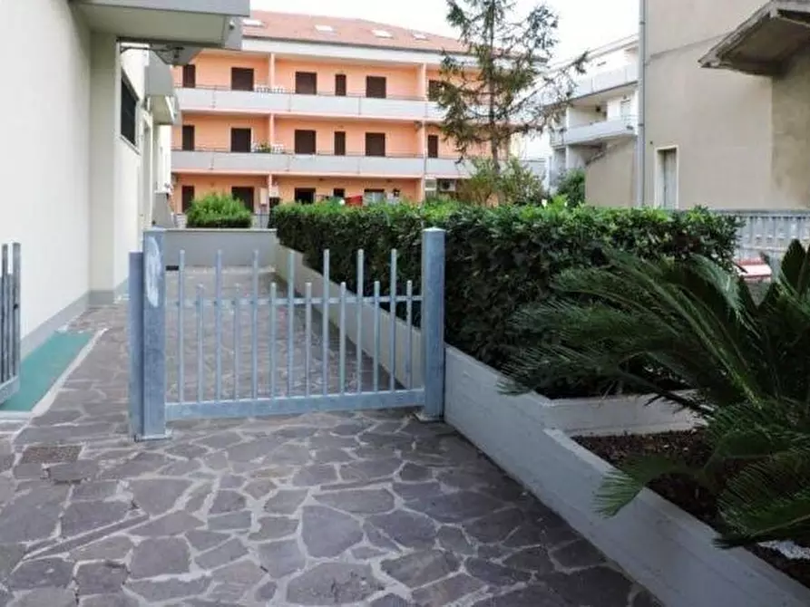 Immagine 10 di Appartamento in vendita  a Alba Adriatica