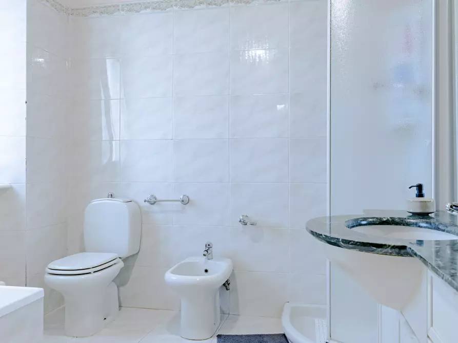 Immagine 60 di Casa indipendente in vendita  a Sarzana