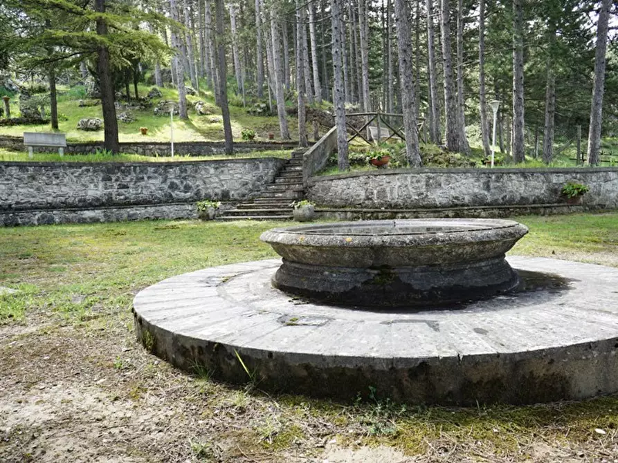 Immagine 40 di Casa indipendente in vendita  a Ascoli Piceno