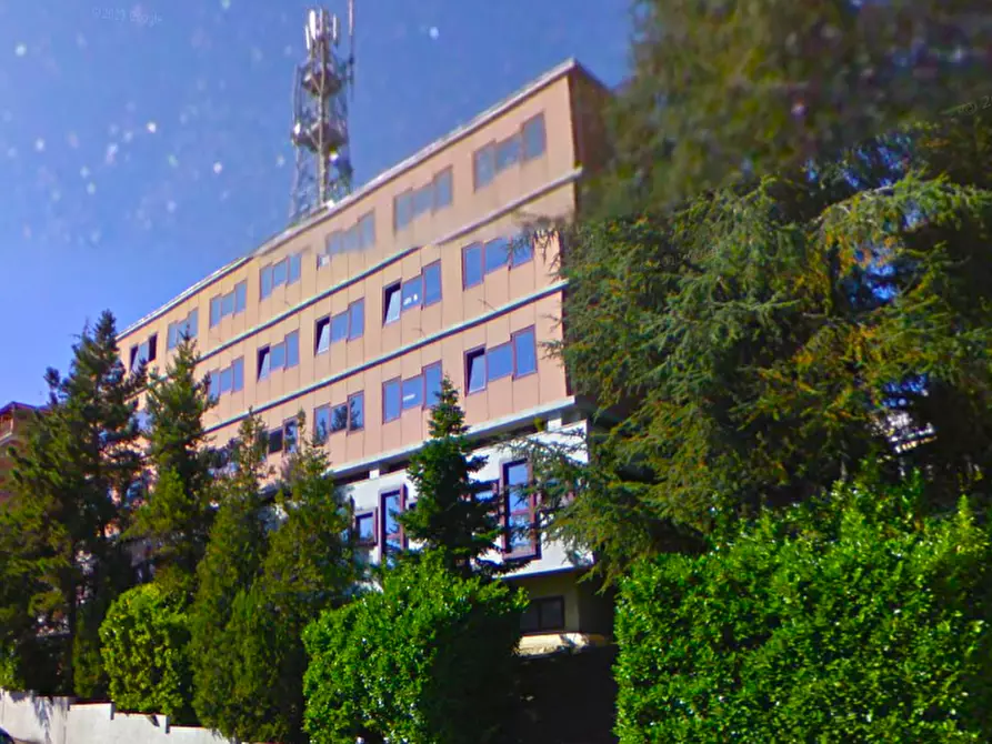 Immagine 11 di Palazzo in vendita  a Macerata