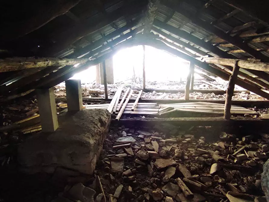 Immagine 13 di Palazzo in vendita  a Fisciano