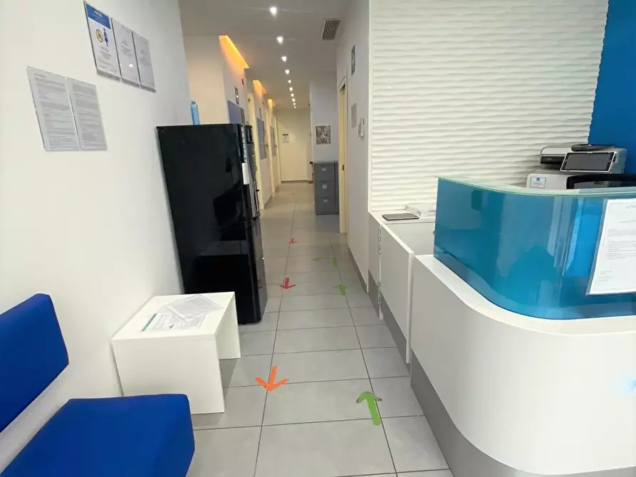 Immagine 10 di Locale commerciale in affitto  a Ascoli Piceno