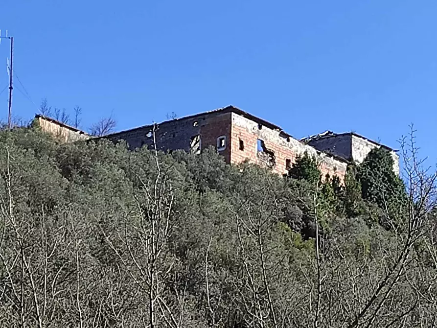 Immagine 38 di Palazzo in vendita  a Fisciano