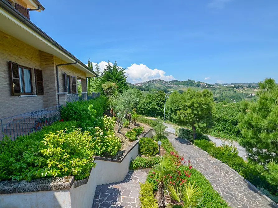Immagine 4 di Casa indipendente in vendita  a Acquaviva Picena