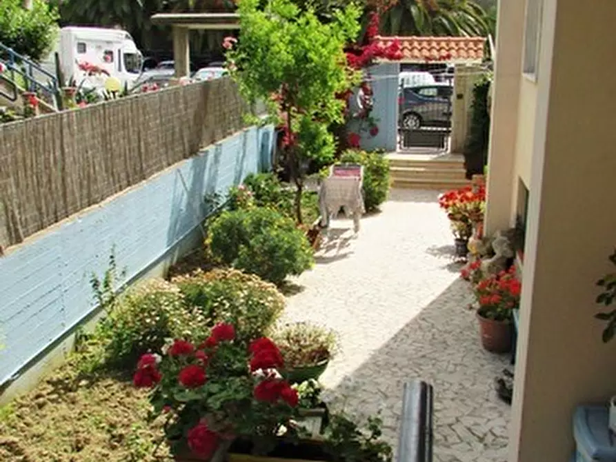 Immagine 6 di Appartamento in vendita  a San Benedetto Del Tronto