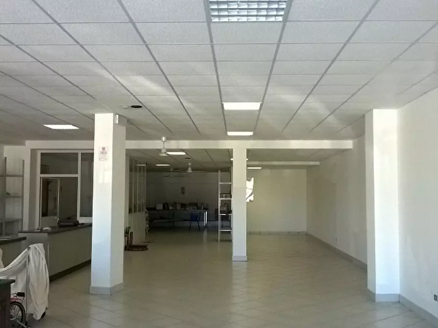 Immagine 8 di Capannone industriale in vendita  a Monteprandone