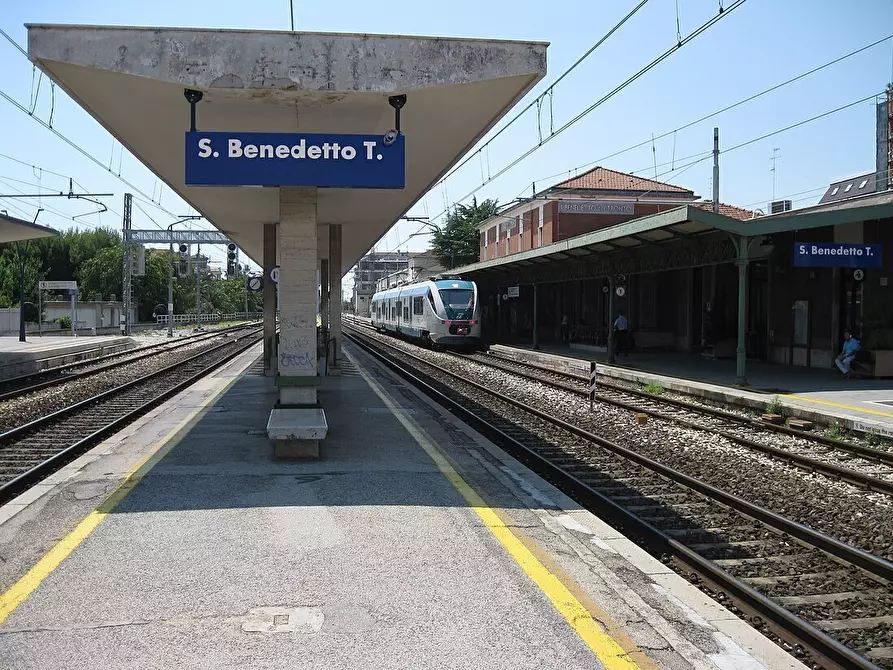 Immagine 5 di Terreno industriale in affitto  a San Benedetto Del Tronto