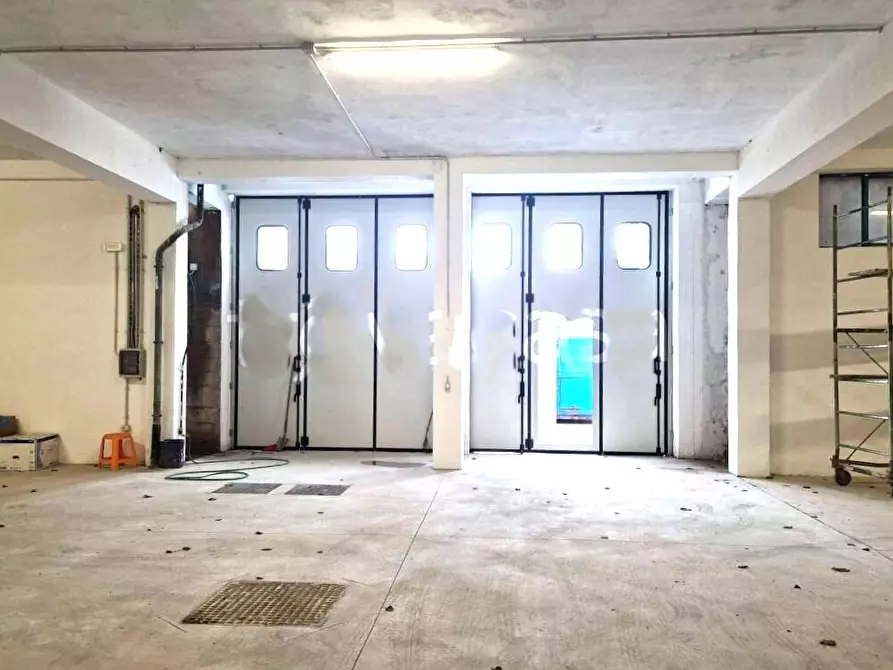 Immagine 6 di Capannone industriale in vendita  a Roma