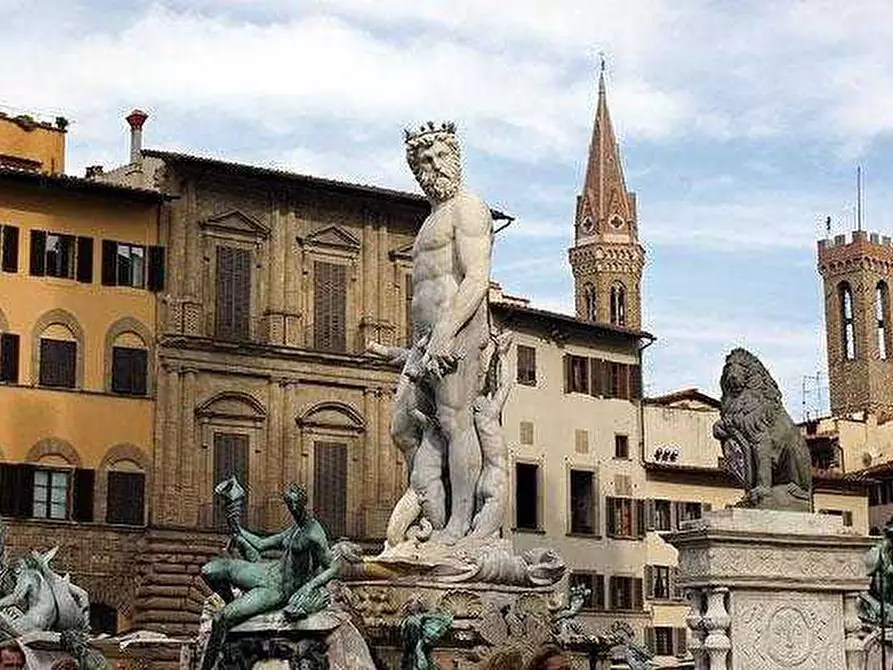 Immagine 10 di Casa indipendente in vendita  a Firenze