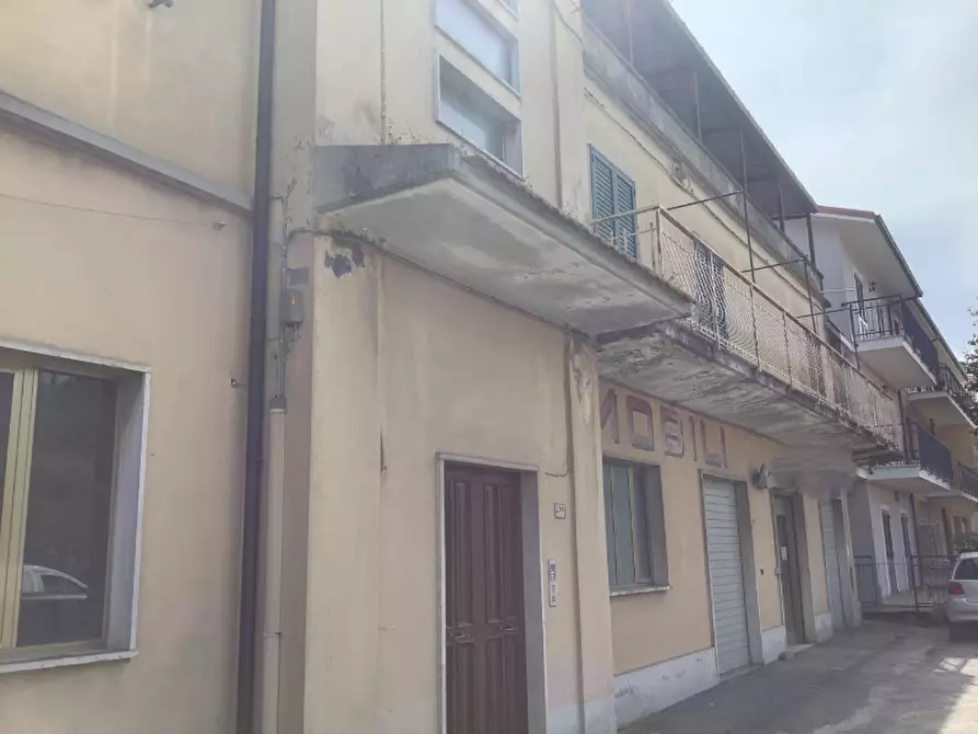 Immagine 4 di Palazzo in vendita  a Monsampolo Del Tronto
