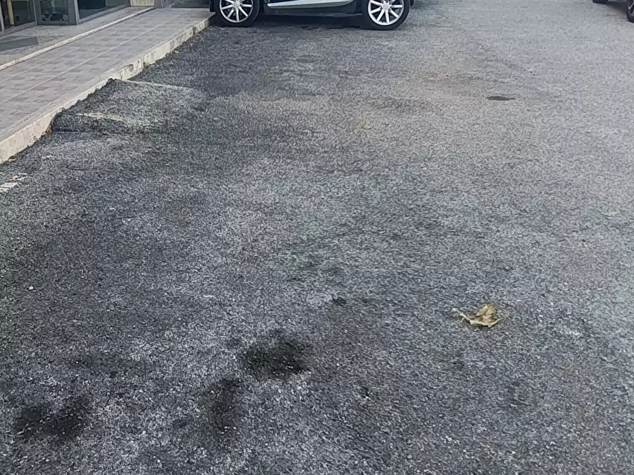 Immagine 12 di Locale commerciale in affitto  a San Benedetto Del Tronto