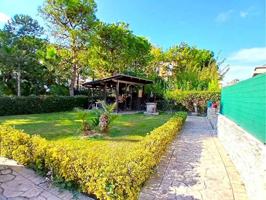 Immagine 1 di Casa indipendente in vendita  a San Benedetto Del Tronto