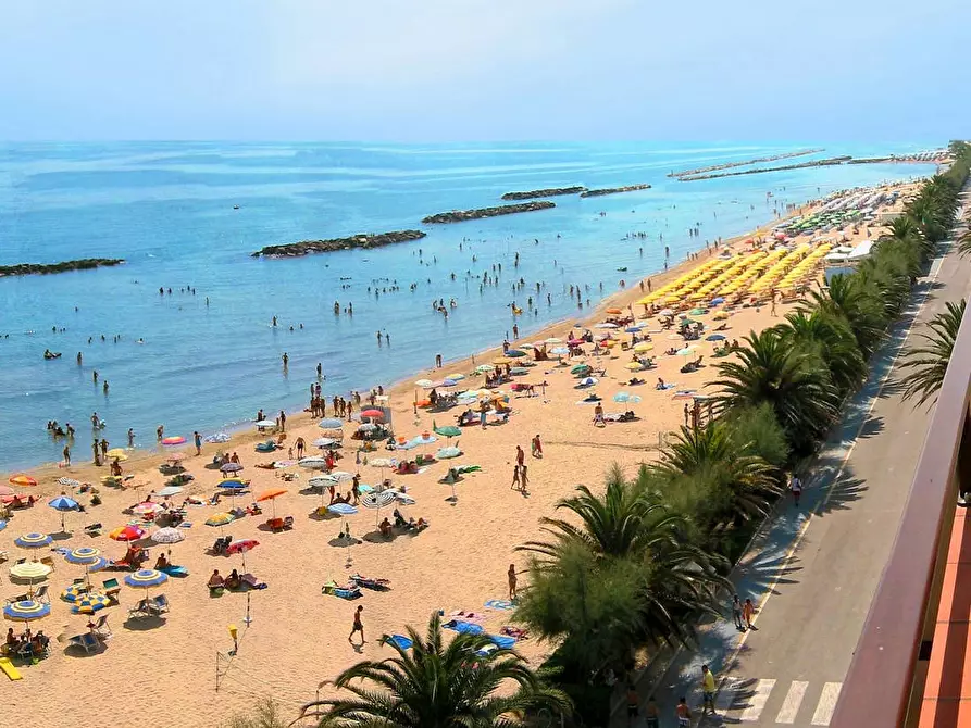 Immagine 7 di Attività commerciale in vendita  a Cupra Marittima