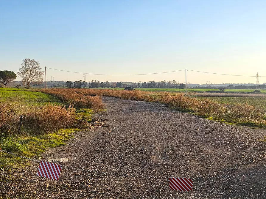 Immagine 14 di Terreno industriale in vendita  a Tarquinia