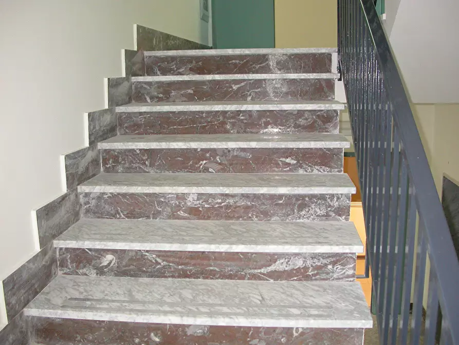 Immagine 10 di Palazzo in affitto  a Napoli