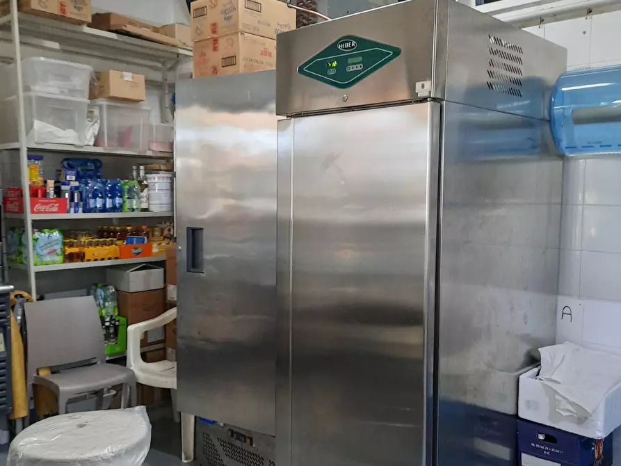 Immagine 21 di Bar / Ristorante in vendita  a Martinsicuro