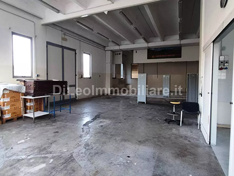 Immagine 20 di Attività artigianale in vendita  a Ascoli Piceno