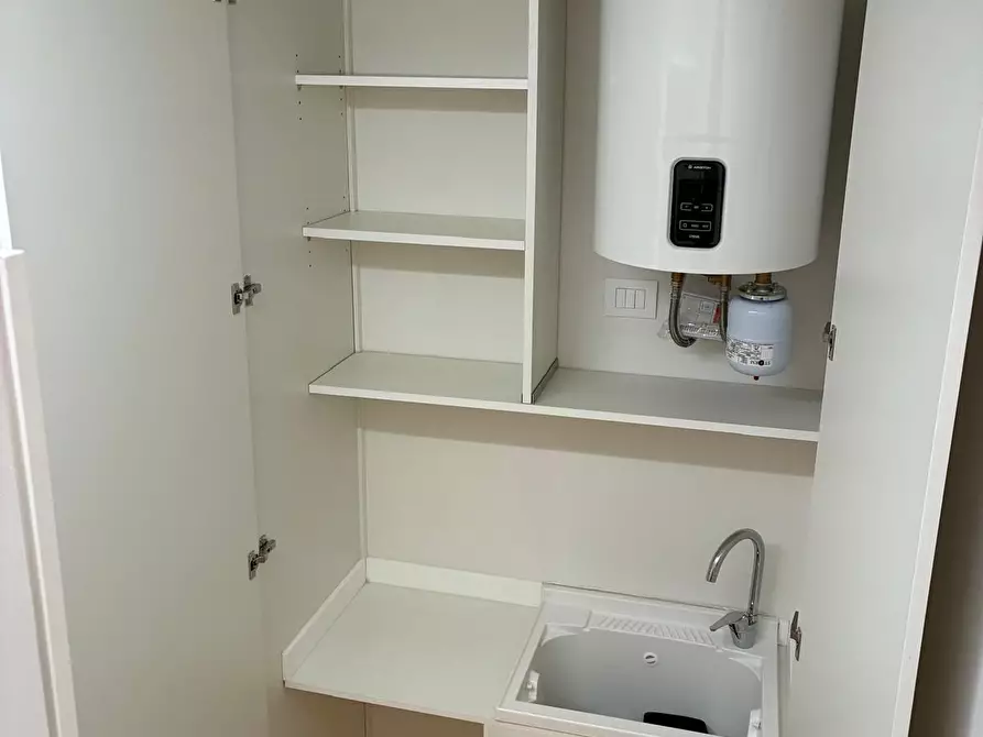 Immagine 25 di Casa indipendente in affitto  a San Benedetto Del Tronto