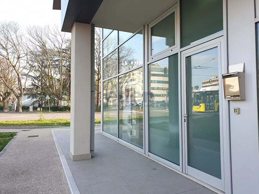 Immagine 5 di Locale commerciale in vendita  in Viale Gaetano Storchi 513 a Modena