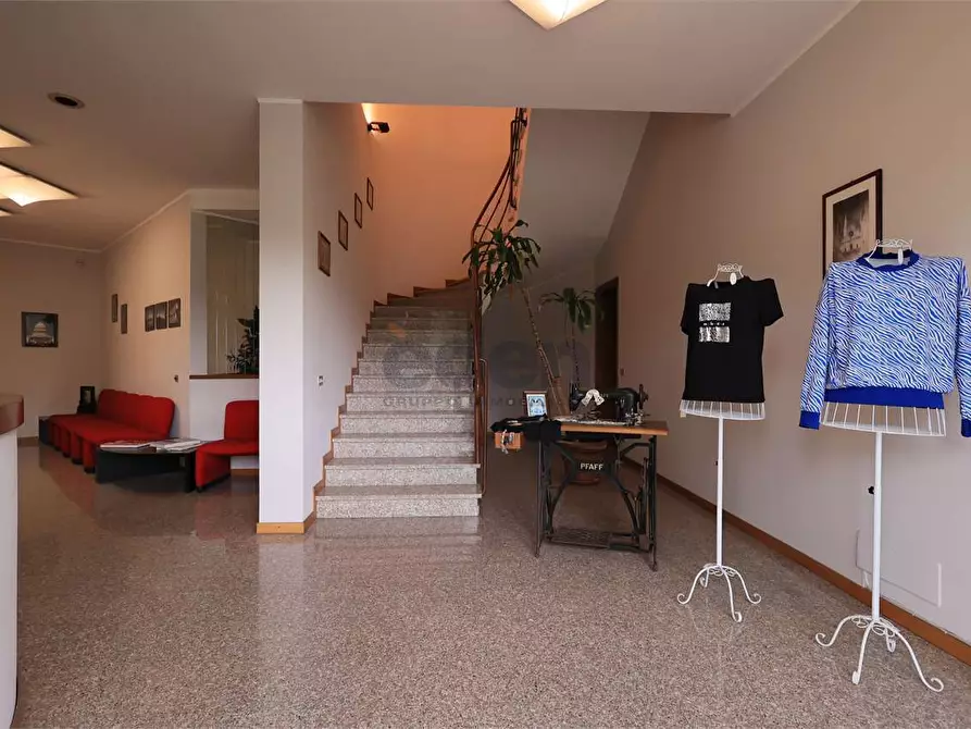 Immagine 10 di Ufficio in affitto  in Via Vittorio Bottego 49 a Modena